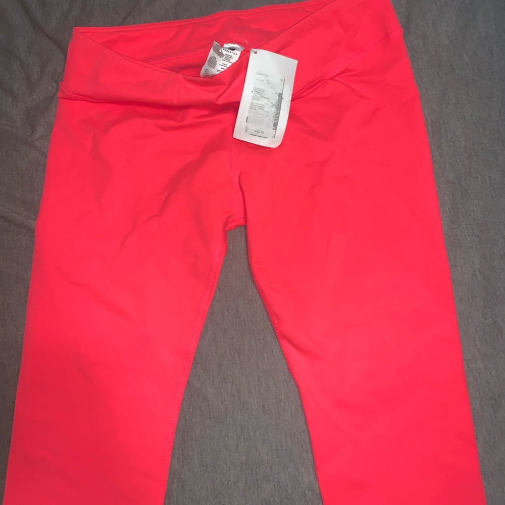 Fabletics Knee-length crops